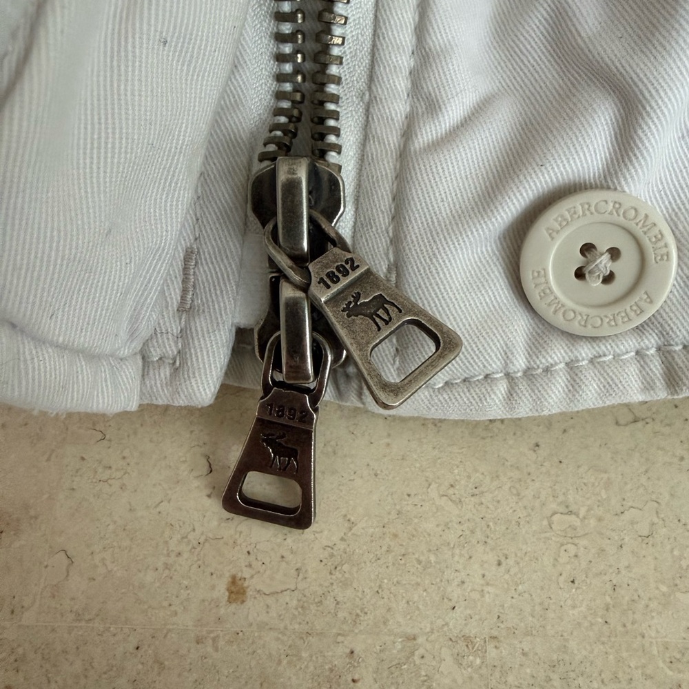 Abercrombie & Fitch White Hooded Bomber Jacket - Picture 5 of 8